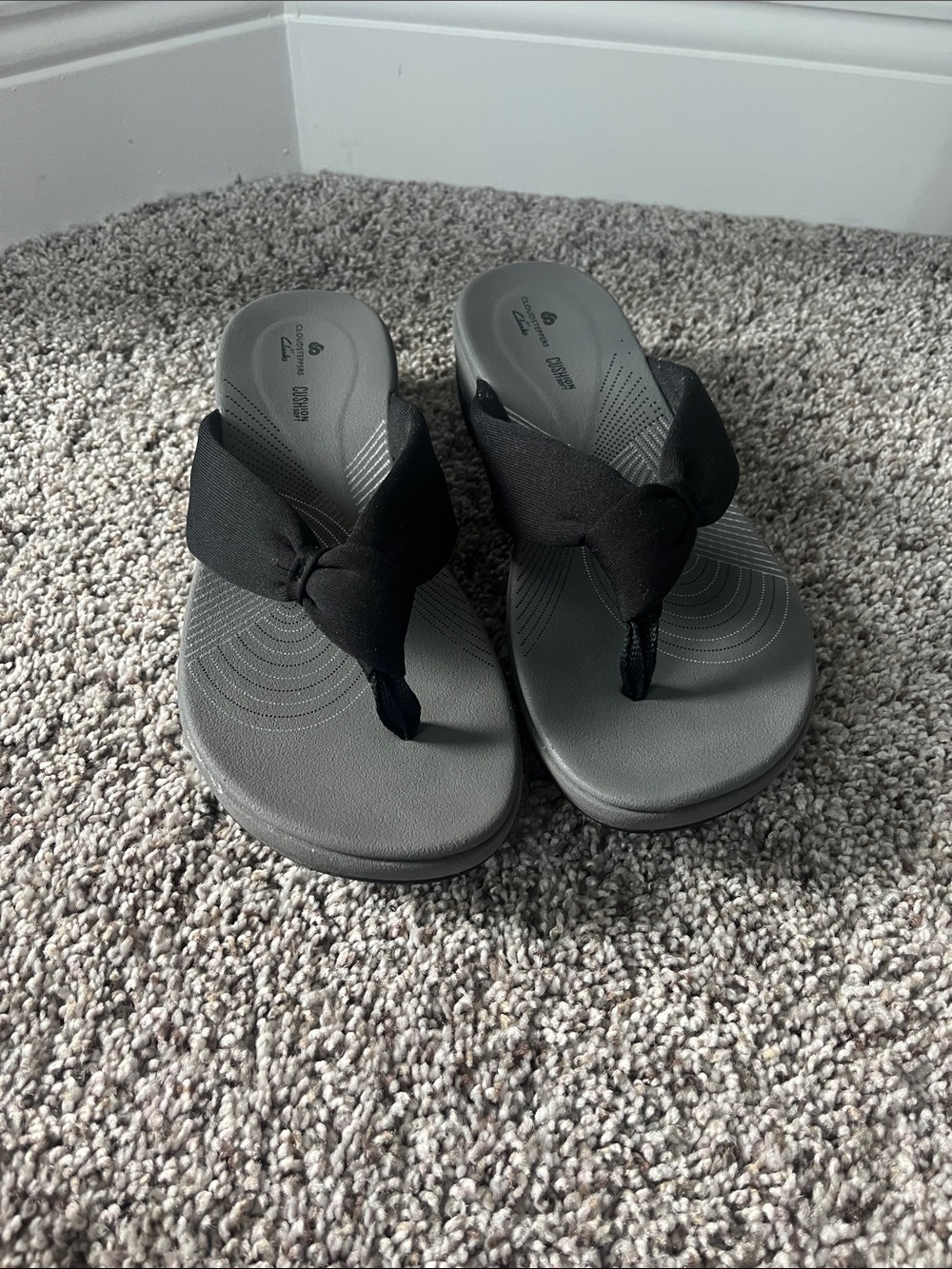 Clarks Cloudsteppers Women's Black Sandals - Size 8 - Picture 4 of 7